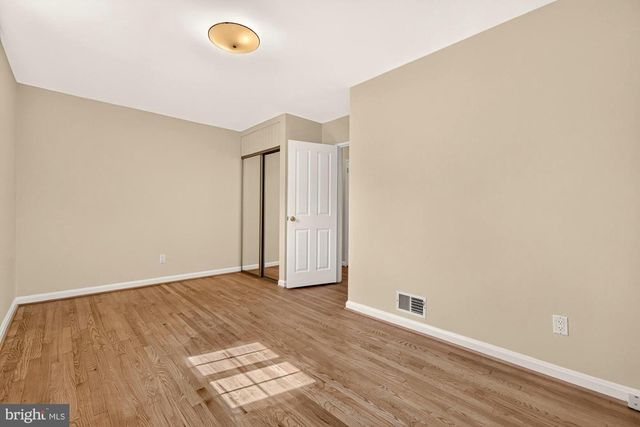 11407 GRAYLING LN, Rockville, MD 20852