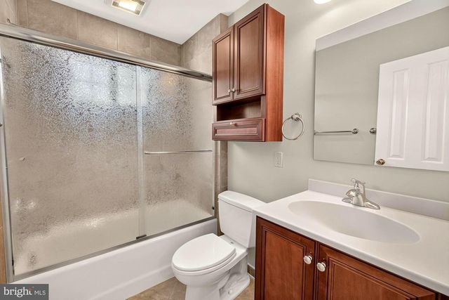 11407 GRAYLING LN, Rockville, MD 20852