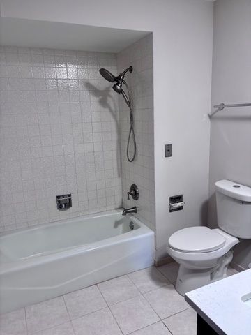 7737 W Golf Drive 101, Palos Heights, IL 60463