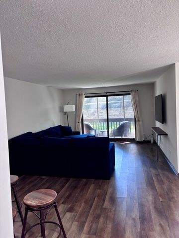 7737 W Golf Drive 101, Palos Heights, IL 60463