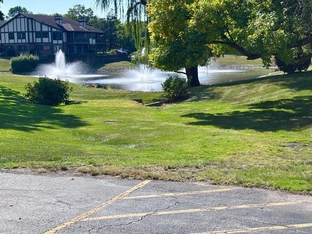 7737 W Golf Drive 101, Palos Heights, IL 60463