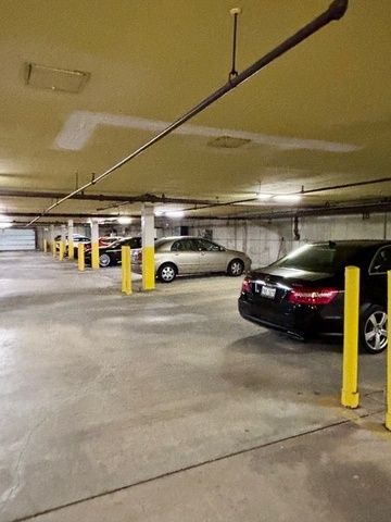 7737 W Golf Drive 101, Palos Heights, IL 60463