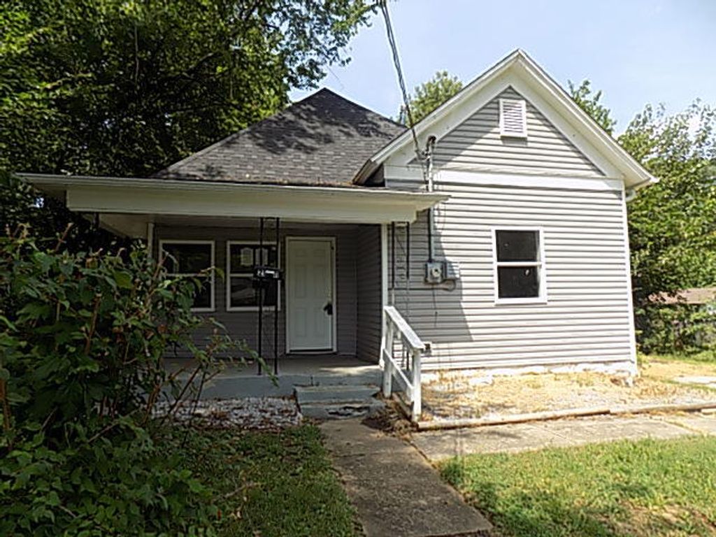 2111 N Newton Avenue, Springfield, MO 65803
