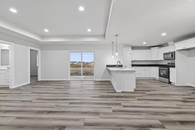 605 E Eureka Ave, Pasco, WA 99301