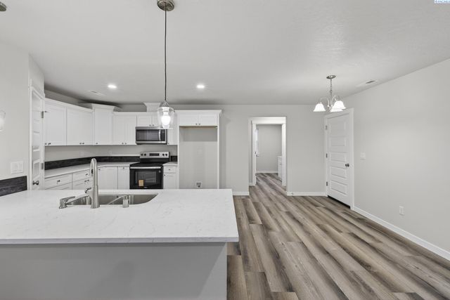 605 E Eureka Ave, Pasco, WA 99301