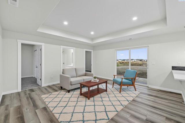 605 E Eureka Ave, Pasco, WA 99301