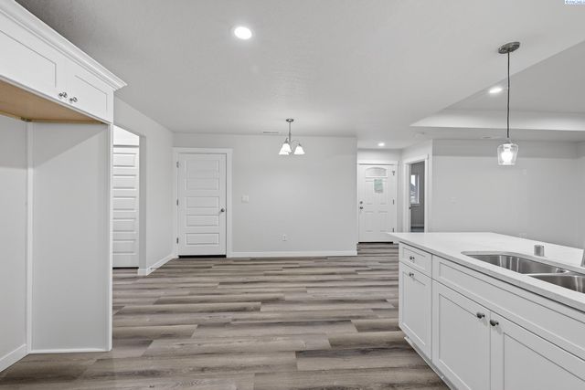 605 E Eureka Ave, Pasco, WA 99301