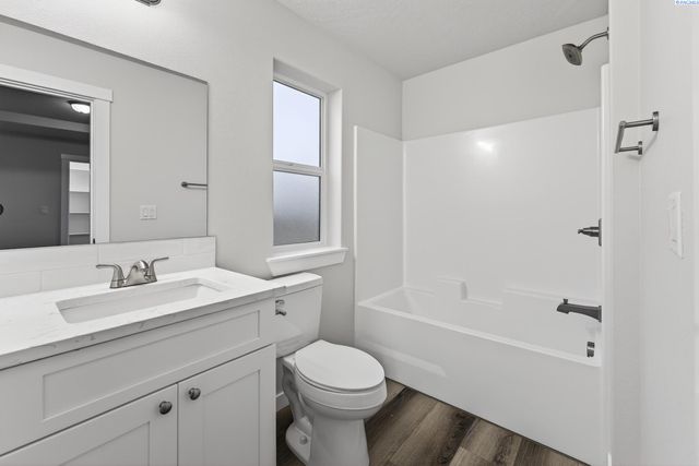 605 E Eureka Ave, Pasco, WA 99301