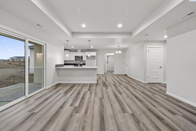 605 E Eureka Ave, Pasco, WA 99301