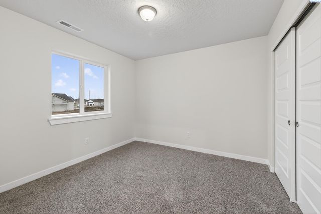 605 E Eureka Ave, Pasco, WA 99301