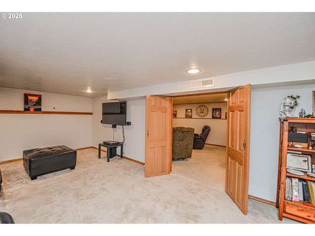80406 BODINE Rd, Clatskanie, OR 97016