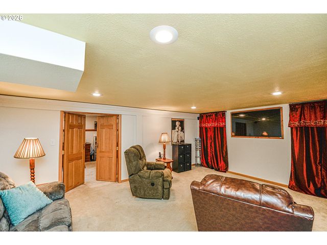 80406 BODINE Rd, Clatskanie, OR 97016