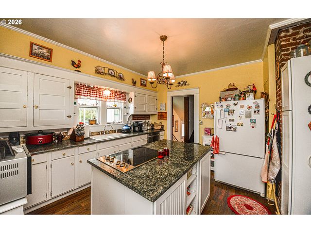 80406 BODINE Rd, Clatskanie, OR 97016
