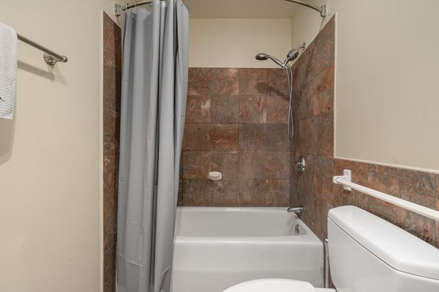 177 Main St A, Amesbury, MA 01913