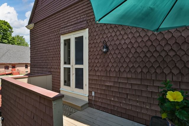 177 Main St A, Amesbury, MA 01913