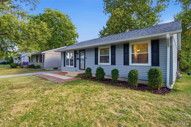 803 W Nixon Drive, O'fallon, IL 62269