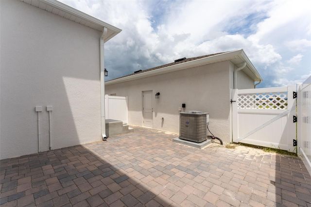 2301 WHITE BUFFALO STREET, Apopka, FL 32703