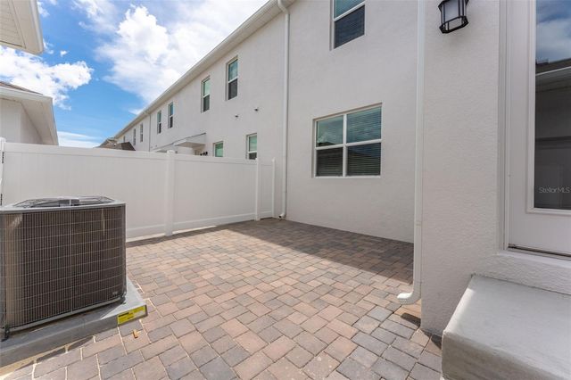 2301 WHITE BUFFALO STREET, Apopka, FL 32703