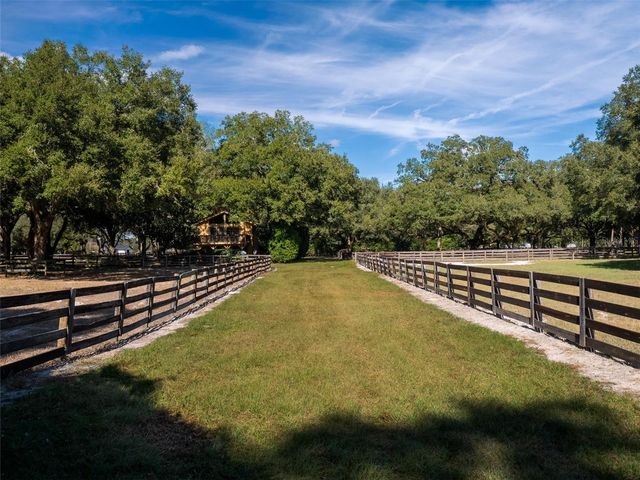 4951 SE 216TH AVENUE, Morriston, FL 32668