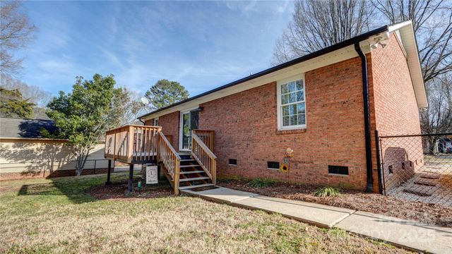 2141 Windermere Drive, Kannapolis, NC 28083