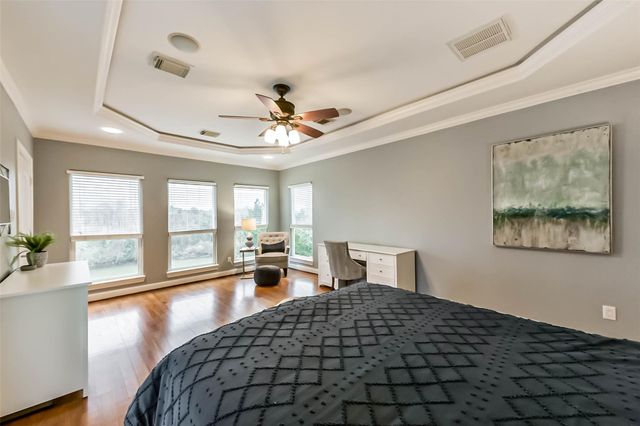 3100 Massengale Lane, Webster, TX 77598