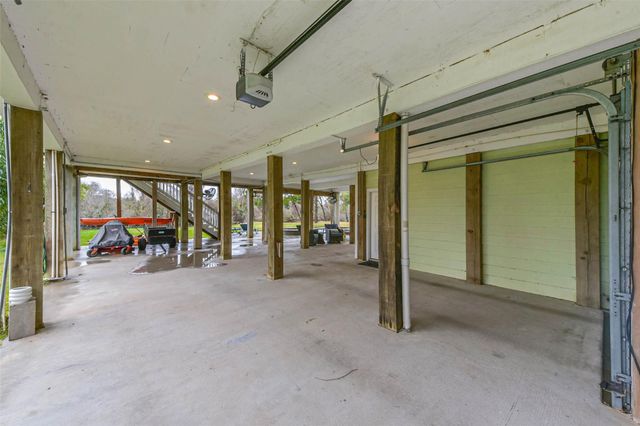 3100 Massengale Lane, Webster, TX 77598