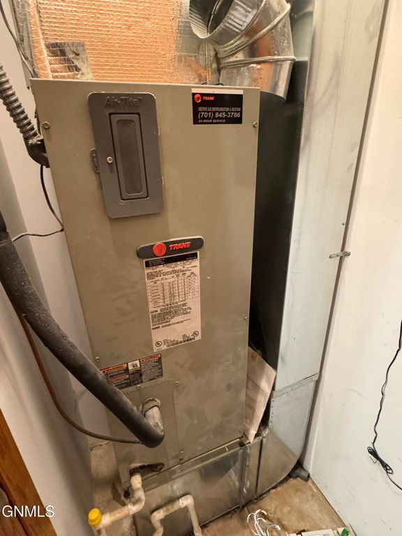 146 2nd Avenue NE, Valley City, ND 58072 photo 6