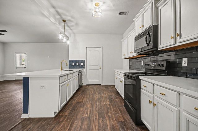 12027 Windage Drive, La Marque, TX 77568