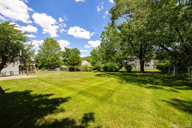 86 Keats Drive, New Windsor, NY 12553