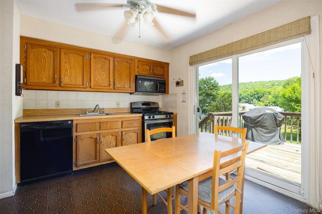 86 Keats Drive, New Windsor, NY 12553