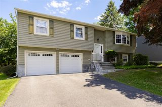 86 Keats Drive, New Windsor, NY 12553