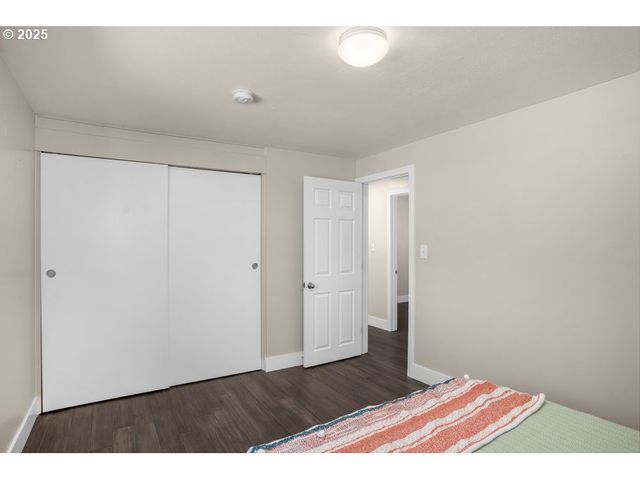 11925 Sw 7TH, Beaverton, OR 97005