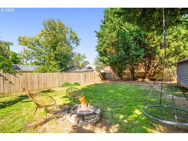 11925 Sw 7TH, Beaverton, OR 97005