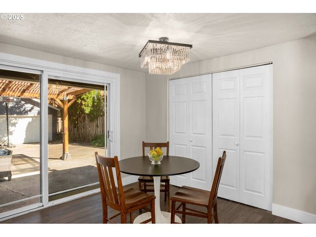 11925 Sw 7TH, Beaverton, OR 97005