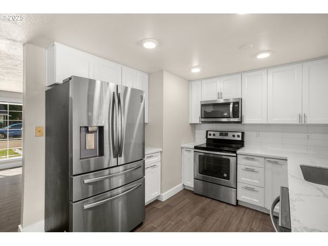 11925 Sw 7TH, Beaverton, OR 97005