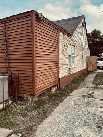 7108 Eastwood Street, Houston, TX 77021
