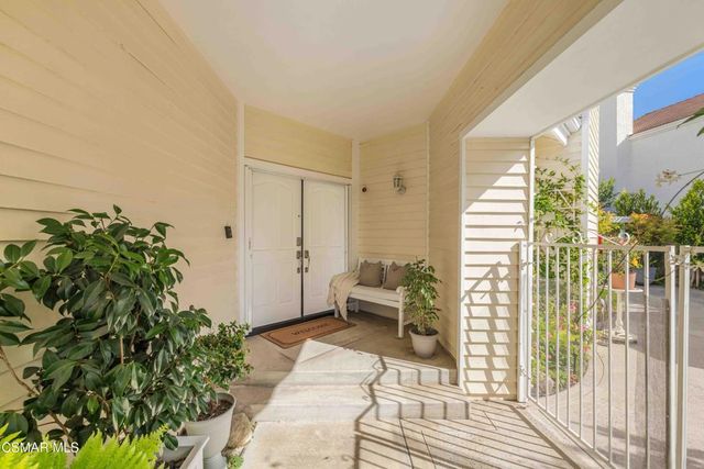 11642 Blossomwood Court, Moorpark, CA 93021