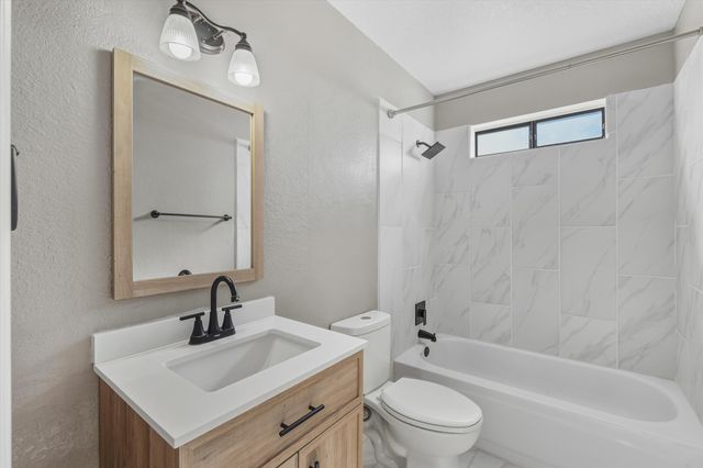 1618 Propps Street NE, Albuquerque, NM 87112