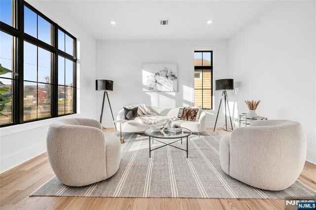 11 Garvey Place, Glen Rock, NJ 07452