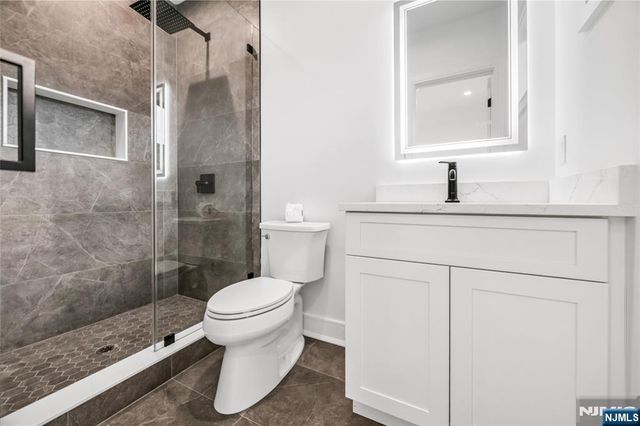 11 Garvey Place, Glen Rock, NJ 07452