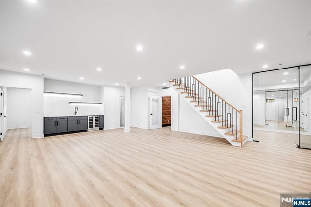 11 Garvey Place, Glen Rock, NJ 07452