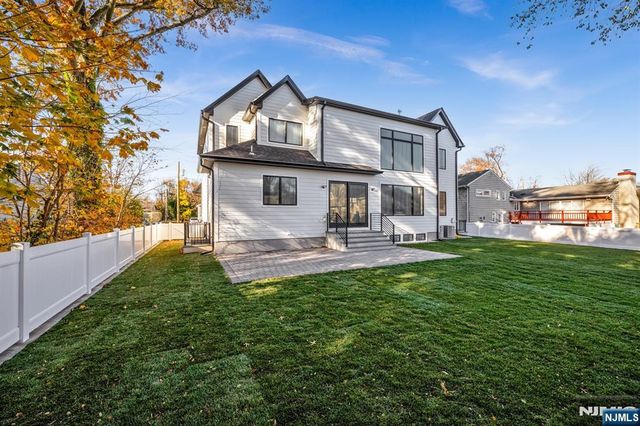 11 Garvey Place, Glen Rock, NJ 07452