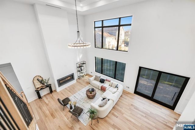 11 Garvey Place, Glen Rock, NJ 07452