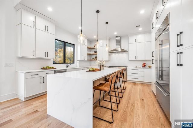 11 Garvey Place, Glen Rock, NJ 07452