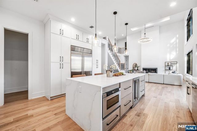 11 Garvey Place, Glen Rock, NJ 07452