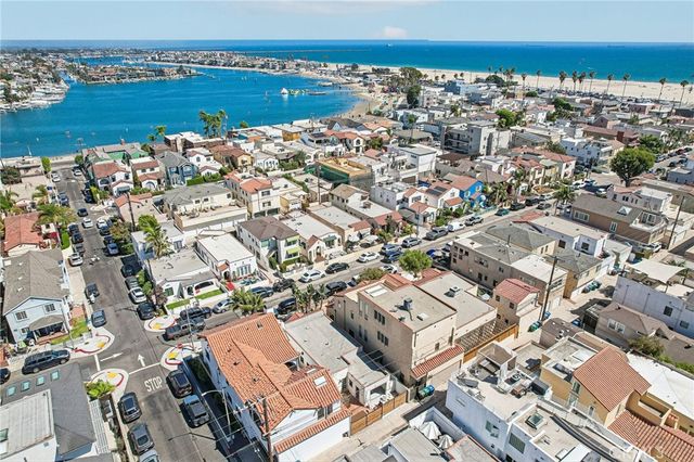 131 Santa Ana Avenue, Long Beach, CA 90803