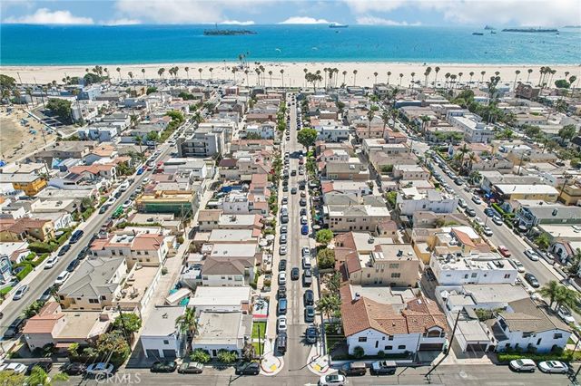 131 Santa Ana Avenue, Long Beach, CA 90803