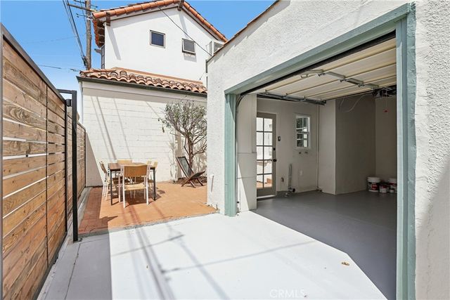 131 Santa Ana Avenue, Long Beach, CA 90803