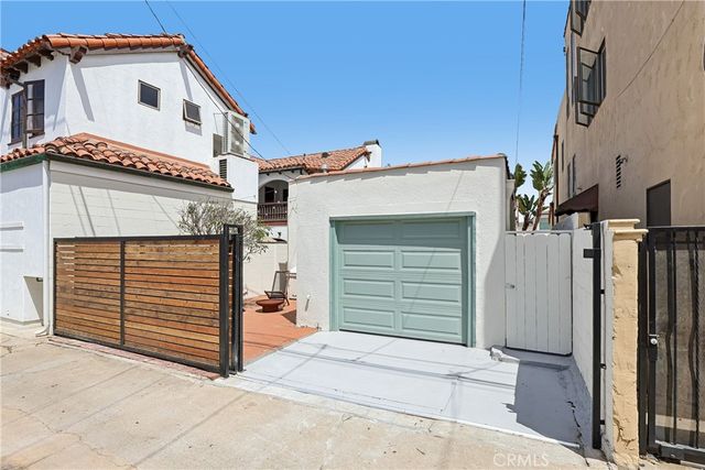 131 Santa Ana Avenue, Long Beach, CA 90803