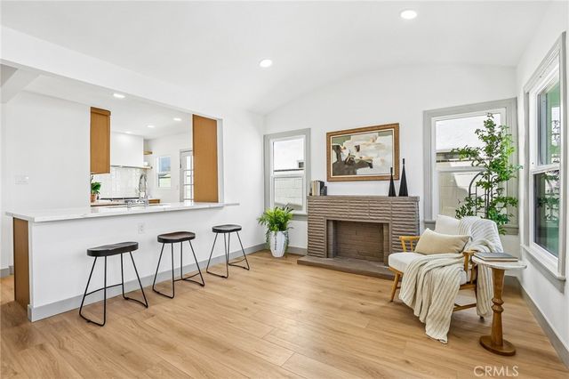131 Santa Ana Avenue, Long Beach, CA 90803